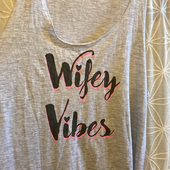 Wifey Vibes Tank Top - Picture 3 of 6
